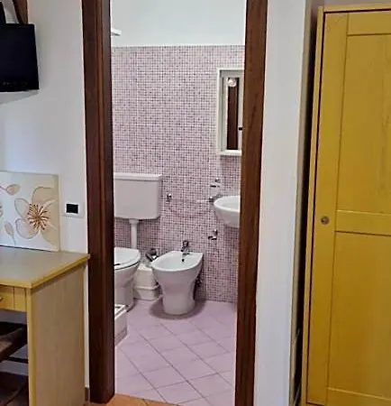A Casa Di Luca Bed & Breakfast 3*